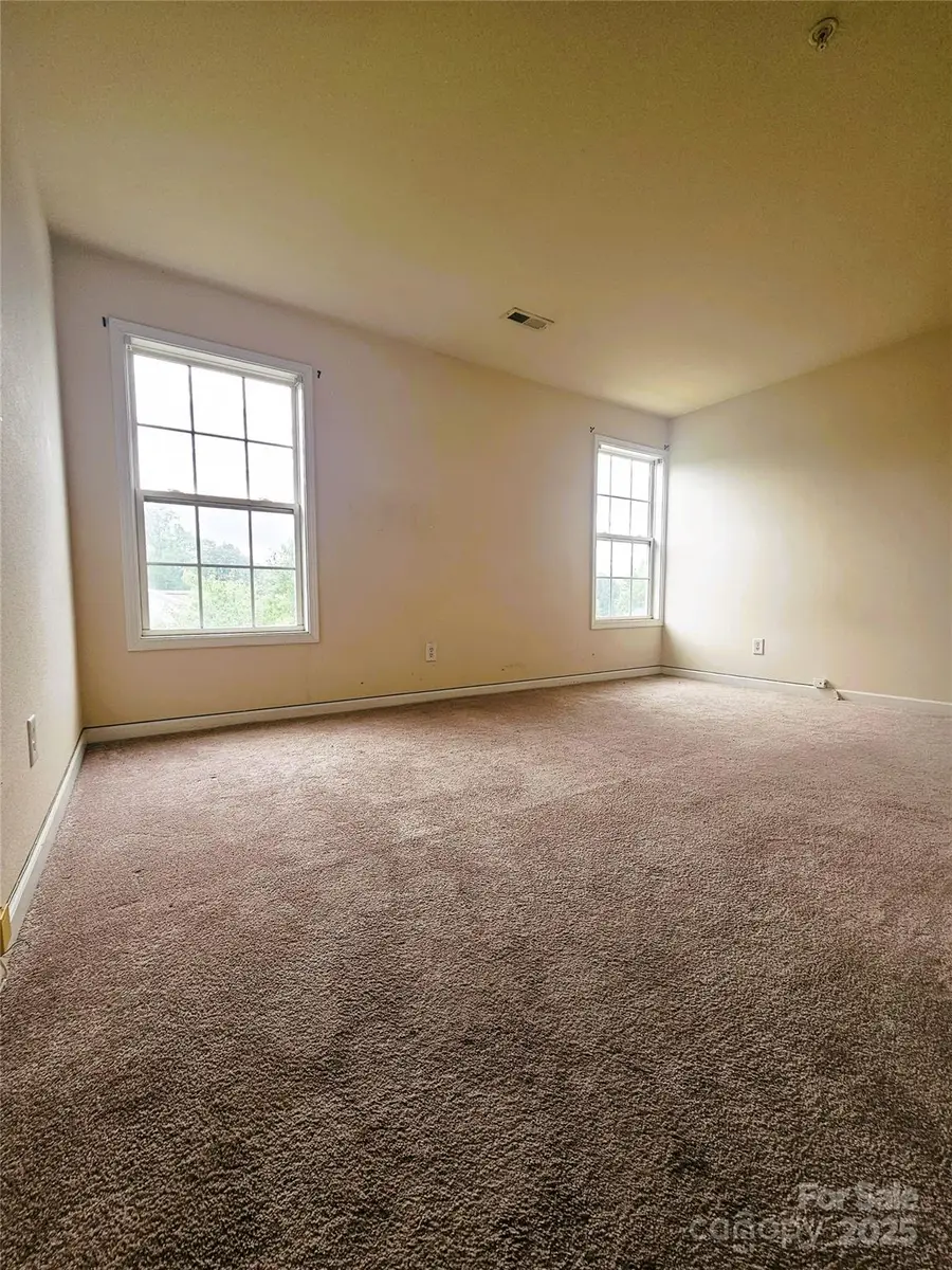 1162 Plaza Walk Drive, Charlotte, NC 28215 - Image #2