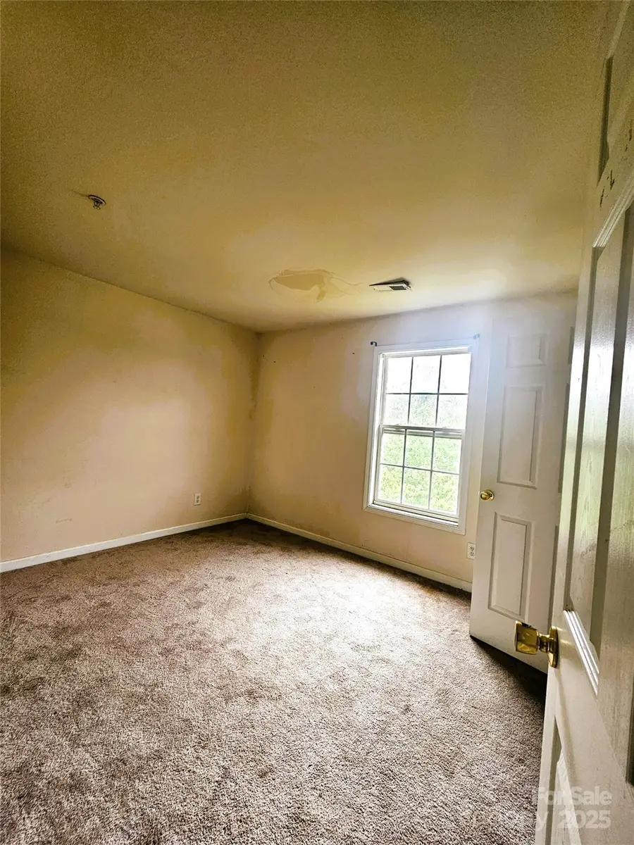 1162 Plaza Walk Drive, Charlotte, NC 28215 - Image #3