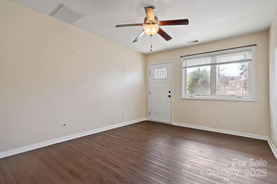31 English Ivy Road, Asheville, NC 28806 - Image #3