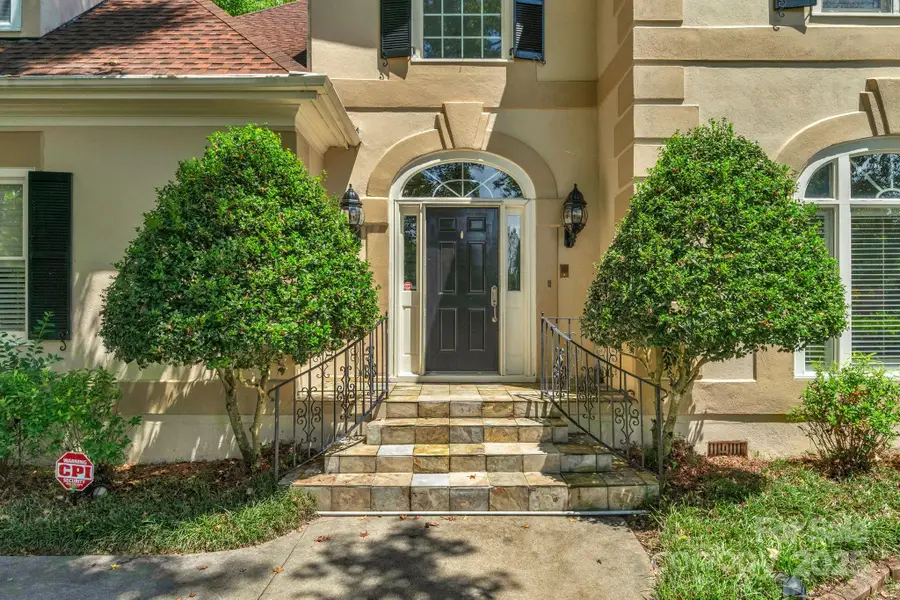 15618 Eagleview Drive, Charlotte, NC 28278 - Image #2