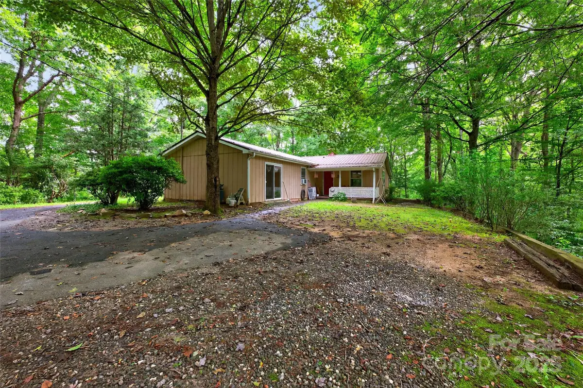 1044 Bumgarner Cemetery Road, Whittier, NC 28789 - Image #1