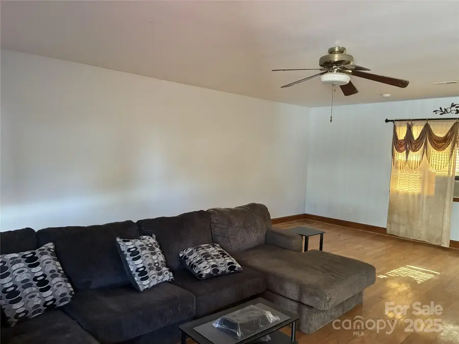 1504 Hunsinger Avenue, Gastonia, NC 28052 - Image #3