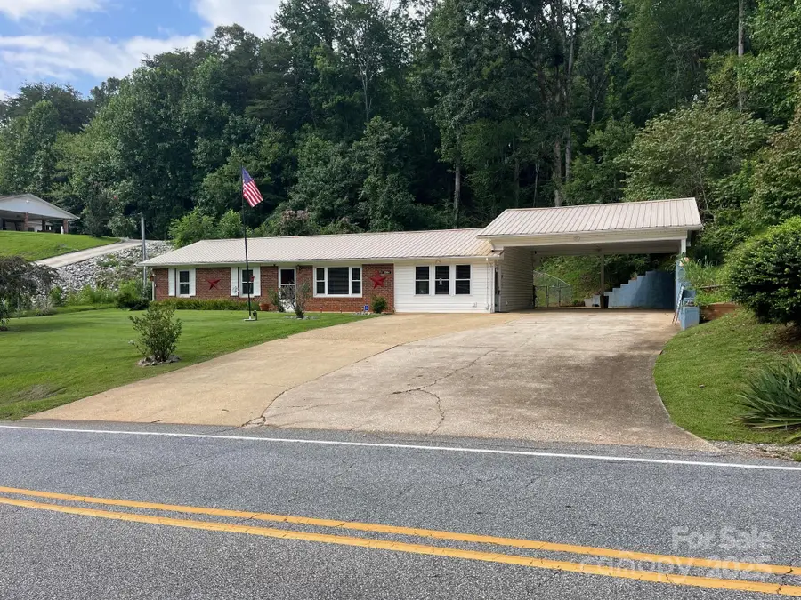 2534 Nix Creek Road, Marion, NC 28752 - Image #2