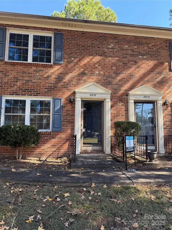 8816 Hunter Ridge Drive, Charlotte, NC 28226