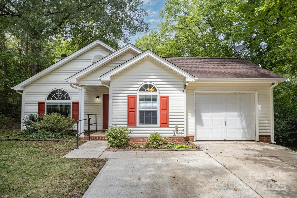 7216 Flodden Field Court, Charlotte, NC 28217 - Image #1