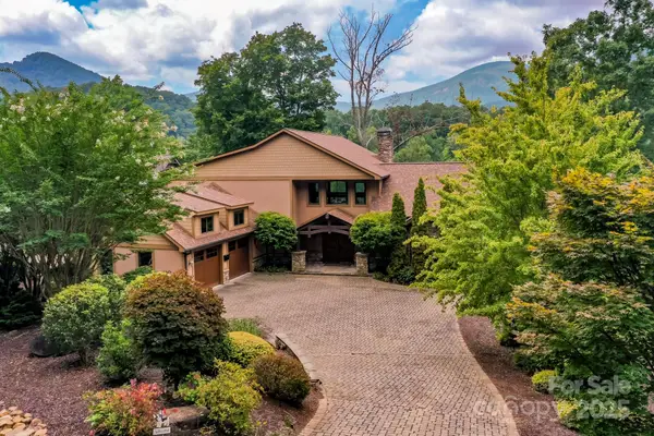 200 Chapel Point Road, Lake Lure, NC 28746