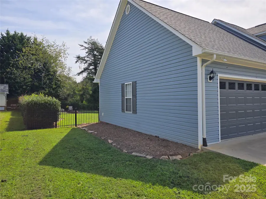 5364 Stonegate Farm Drive, Granite Falls, NC 28630 - Image #2