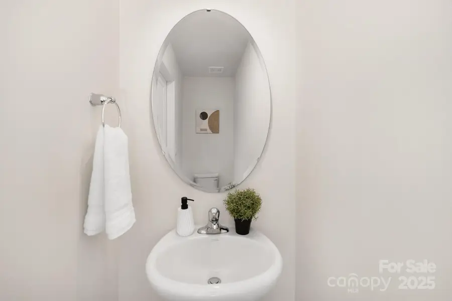 1065 20th Avenue Loop Se, Hickory, NC 28602 - Image #3