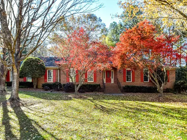 3517 Honeysuckle Drive, Matthews, NC 28104