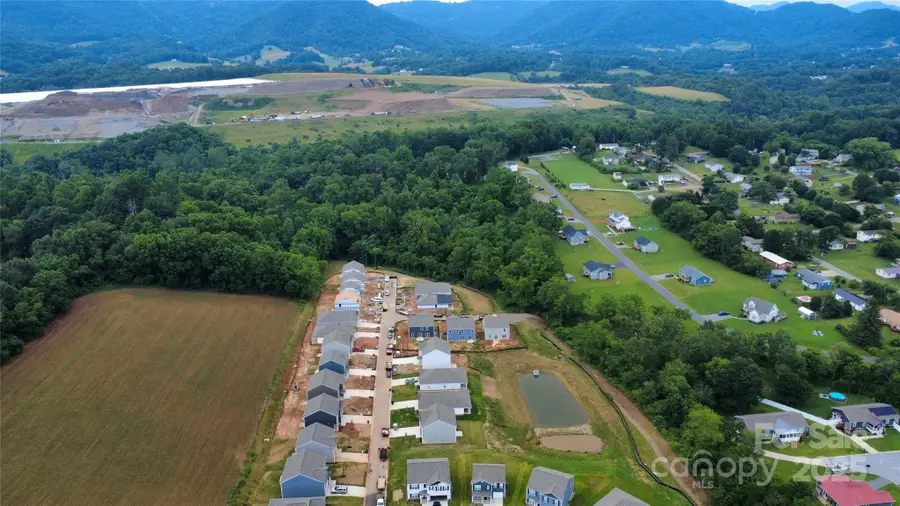 33 Callie River Court, Clyde, NC 28721 - Image #2