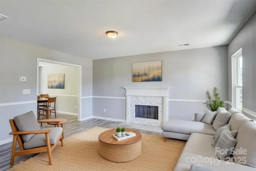 6008 Linda Vista Lane, Charlotte, NC 28216 - Image #2