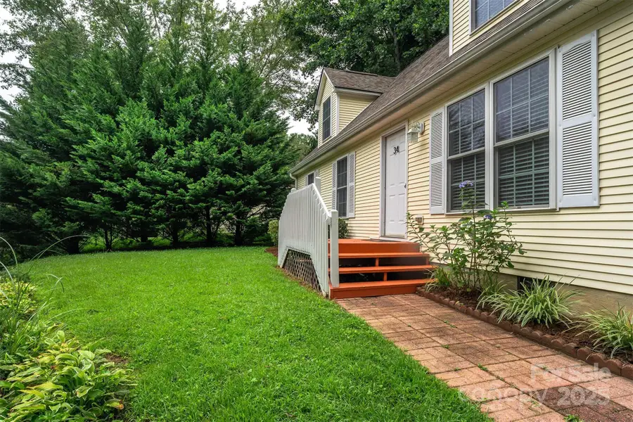 34 East Street, Weaverville, NC 28787 - Image #3