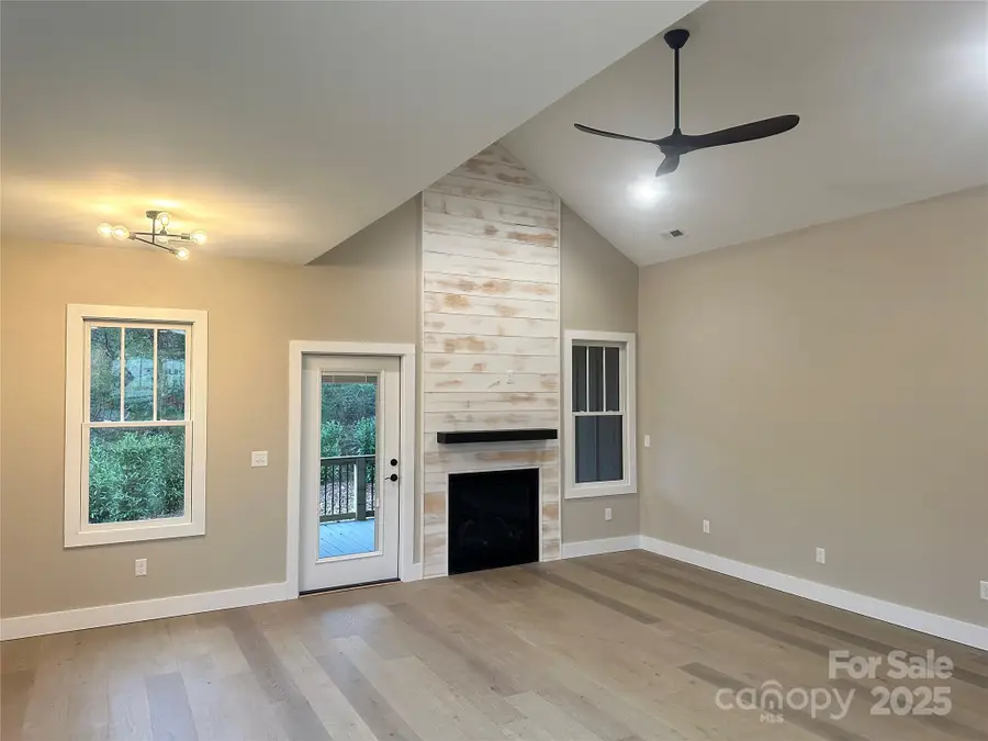 30 Olde Oak Court, Hendersonville, NC 28792 - Image #2