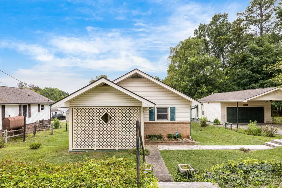 141 Macedonia Road, Asheville, NC 28804 - Image #2