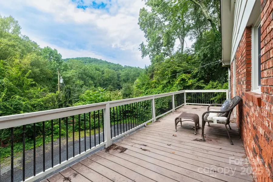 936 Toxaway Drive, Hendersonville, NC 28791 - Image #2