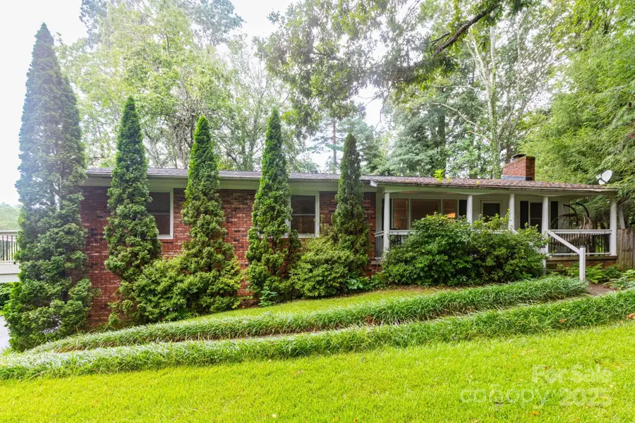 936 Toxaway Drive, Hendersonville, NC 28791 - Image #3
