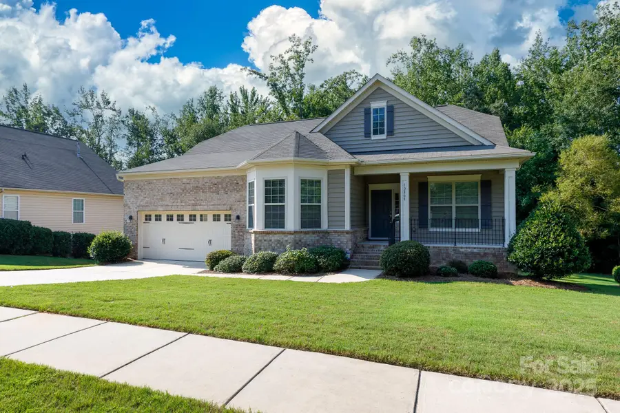 12809 Hunting Birds Lane, Charlotte, NC 28278 - Image #2