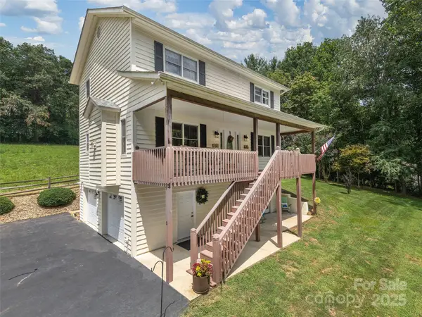 17 Meadow Brook Drive, Fletcher, NC 28732