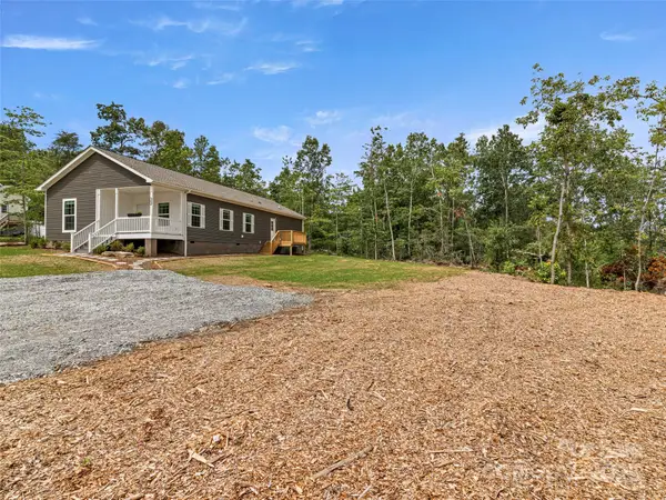 15 Eagle Drive, Hendersonville, NC 28792