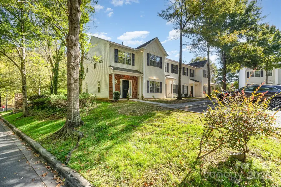 2184 Winthrop Chase Drive, Charlotte, NC 28212 - Image #2