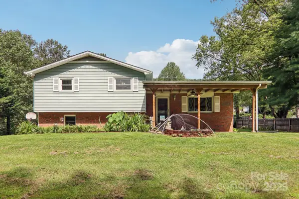 264 Cashdon Drive, Mills River, NC 28759