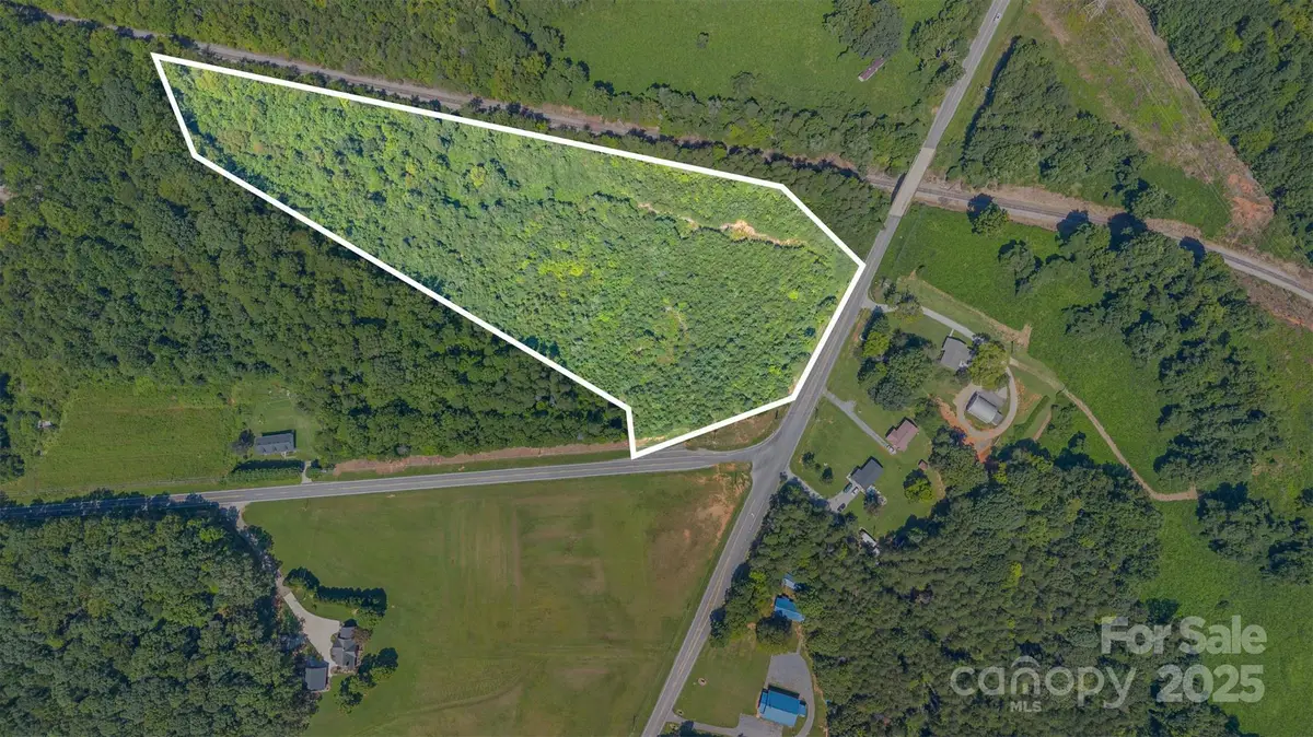 000 Slanting Bridge Road, Sherrills Ford, NC 28673 - Image #1