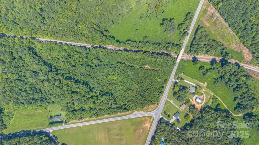 000 Slanting Bridge Road, Sherrills Ford, NC 28673 - Image #2