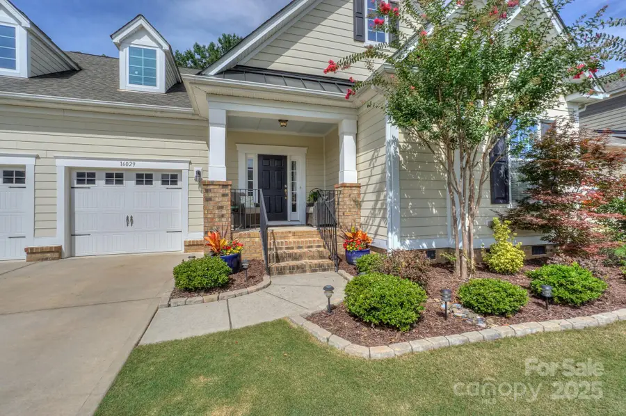 16029 Oxford Glenn Drive, Huntersville, NC 28078 - Image #2