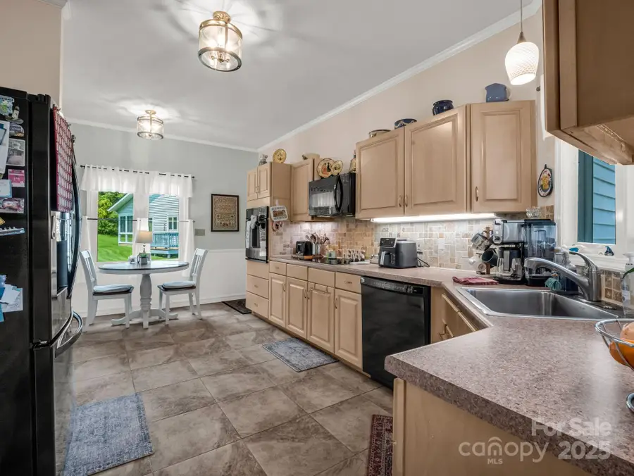 20 Country Meadows Lane, Hendersonville, NC 28792 - Image #3