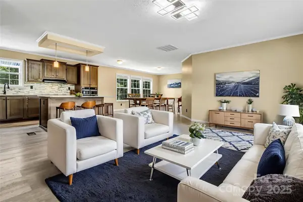 185 Bradshaw Circle, Candler, NC 28715