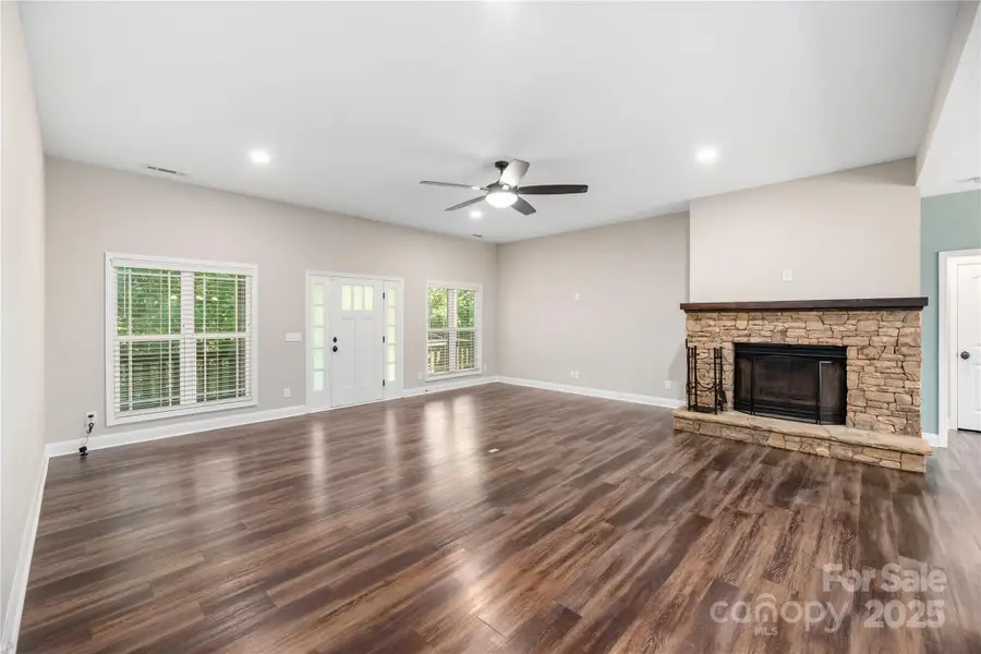 5496 White Oak Road, Waynesville, NC 28785 - Image #2