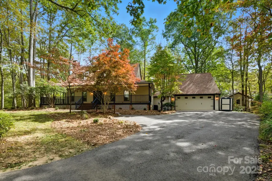 8 Indian Ridge Road, Asheville, NC 28803 - Image #3