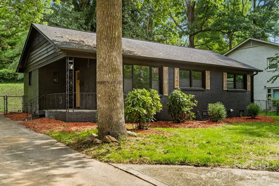 2430 Dora Drive, Charlotte, NC 28215 - Image #2