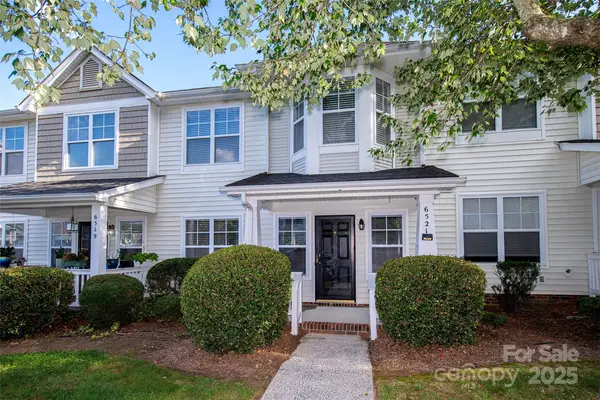 6521 Point Comfort Lane, Charlotte, NC 28226