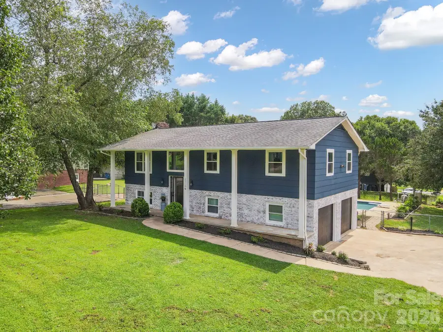 2310 24th Avenue Ne #7, Hickory, NC 28601 - Image #2