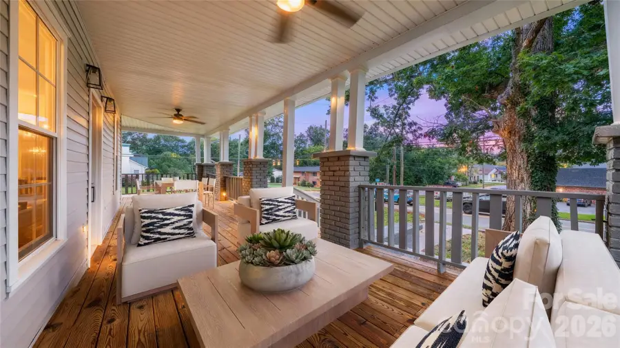 806 4th Street Drive Nw, Hickory, NC 28601 - #3