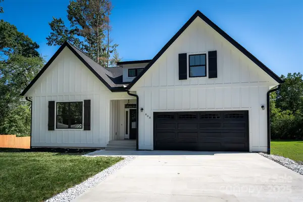 808 Maybank Drive, Hendersonville, NC 28739