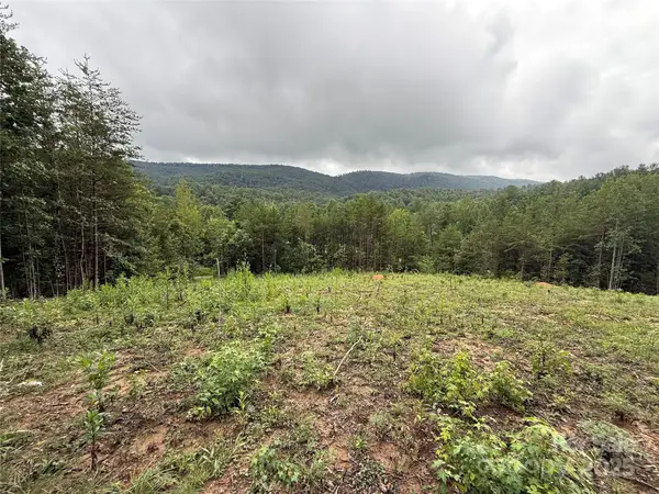 2940 Barlowe Place, Lenoir, NC 28645