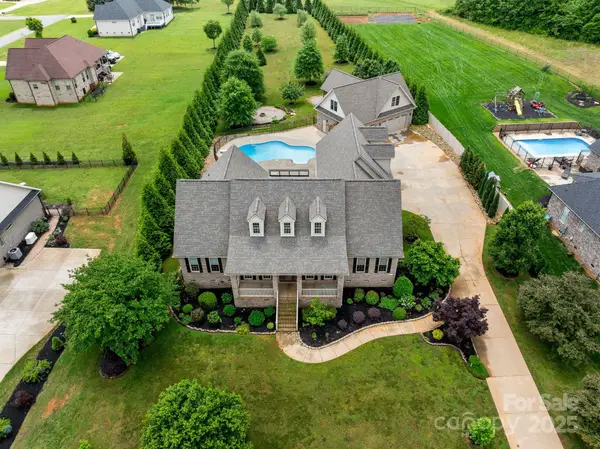 142 Cobblestone Crossing, Gaffney, SC 29341