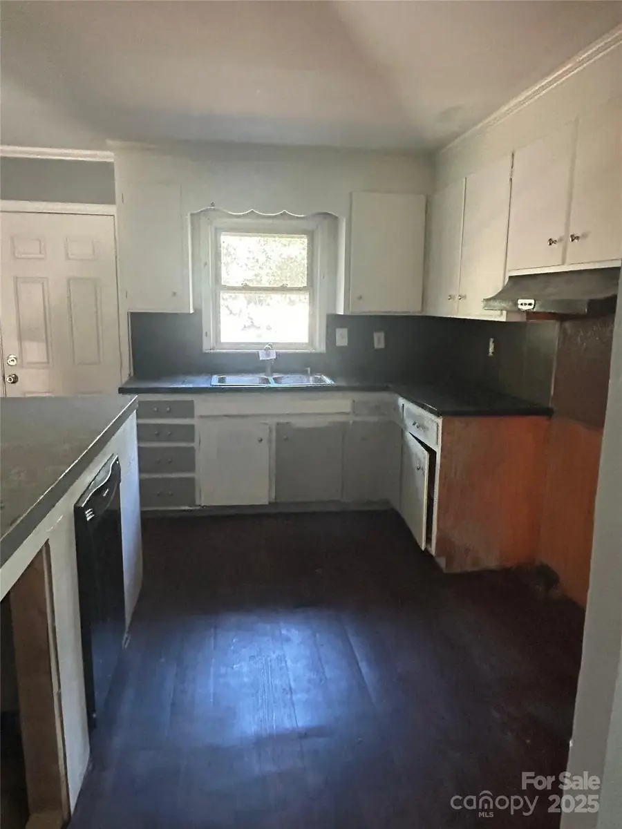 4814 Hidden Valley Road, Charlotte, NC 28213 - Image #3