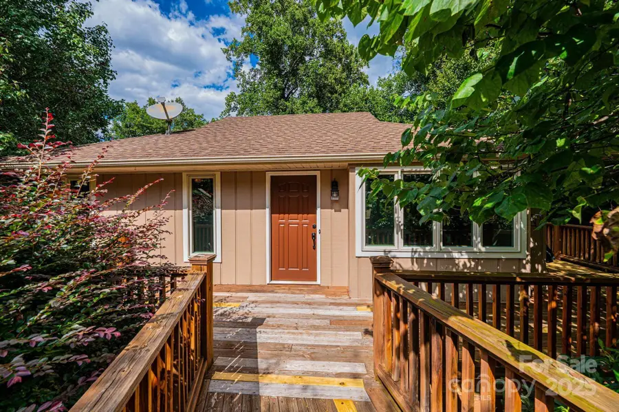 6164 N Knoll Place #8, Hickory, NC 28601 - Image #2