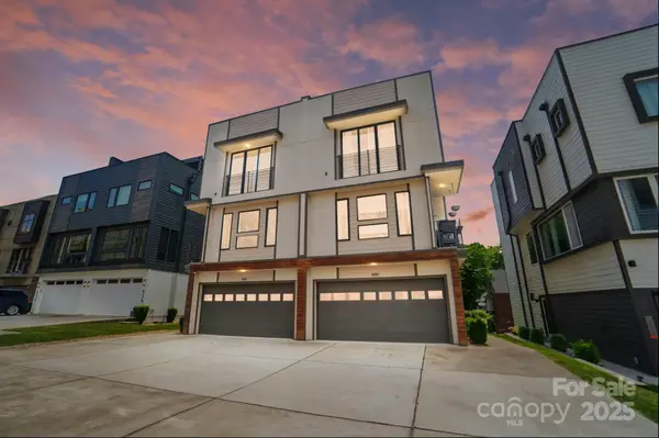 945 Westbrook Drive, Charlotte, NC 28202