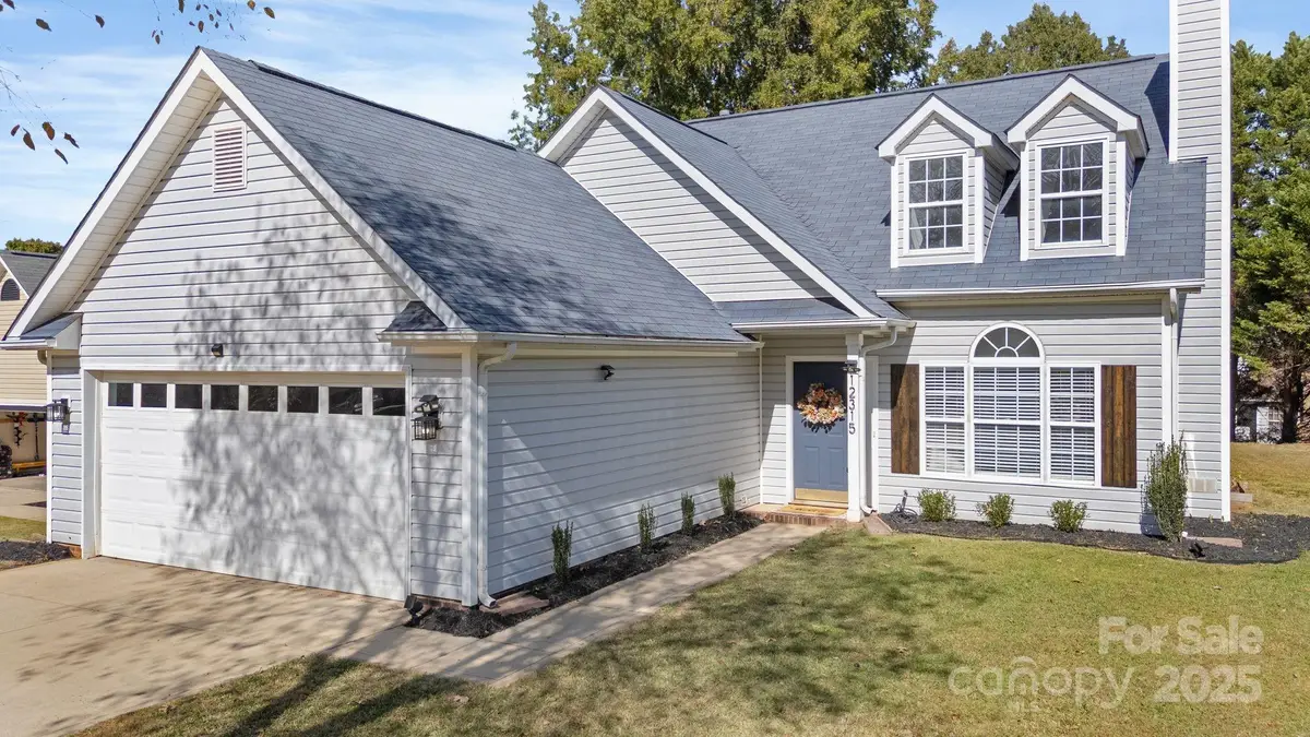 12315 Heritage Hills Lane, Charlotte, NC 28269 - Image #1