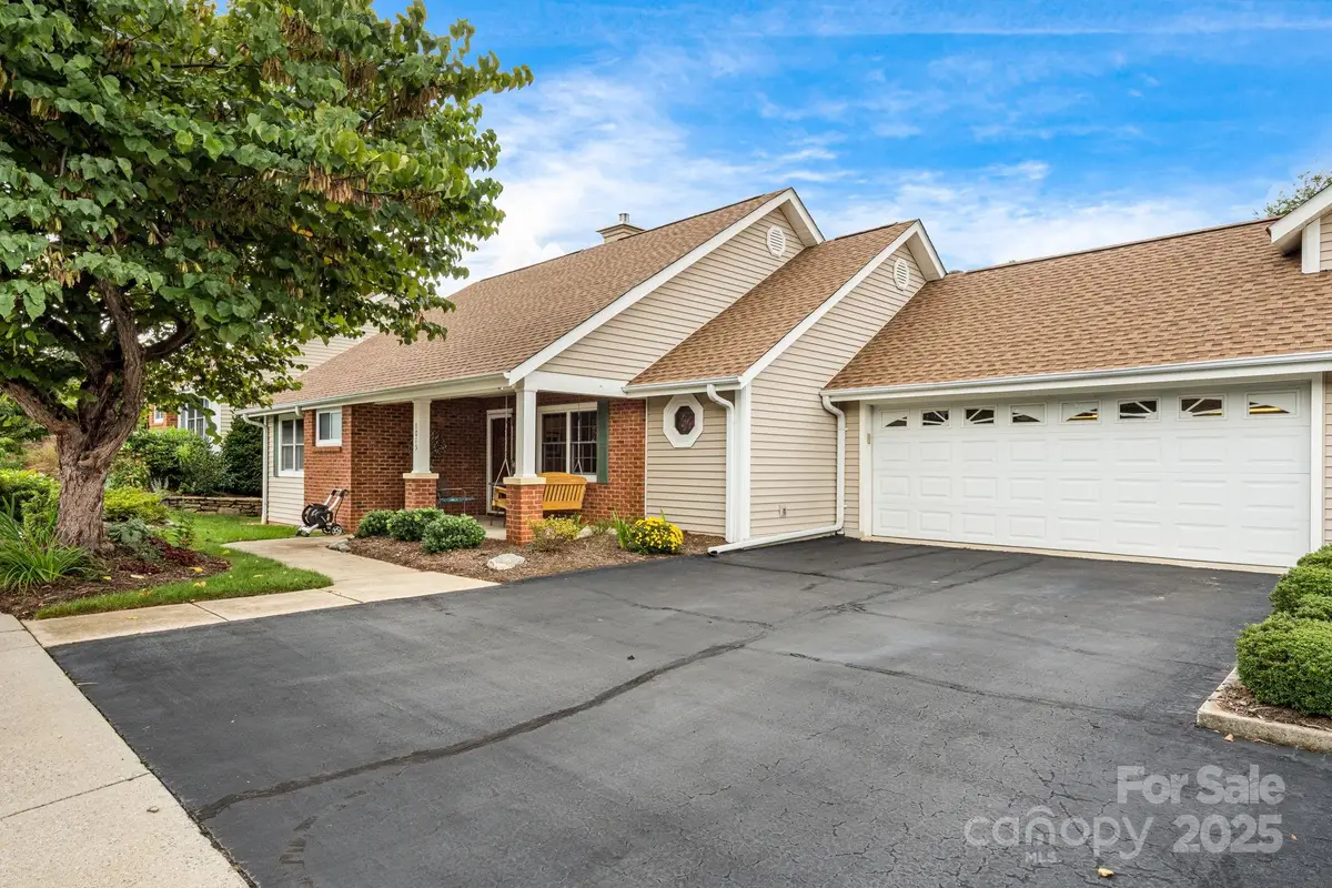 1015 Saddlebrook Drive, Hendersonville, NC 28739 - Image #1