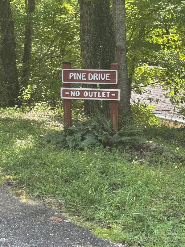 23 Red Oak Drive, Mills River, NC 28759