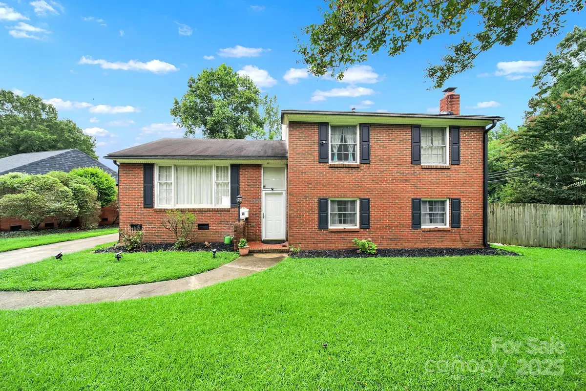 5300 Grafton Drive, Charlotte, NC 28215 - Image #1