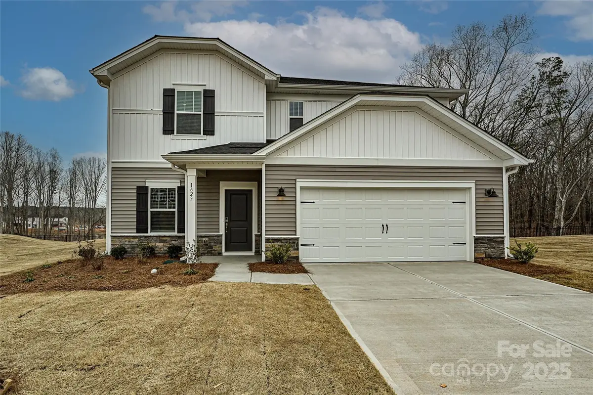 2111 Sunflower Circle, Newton, NC 28658 - Image #1
