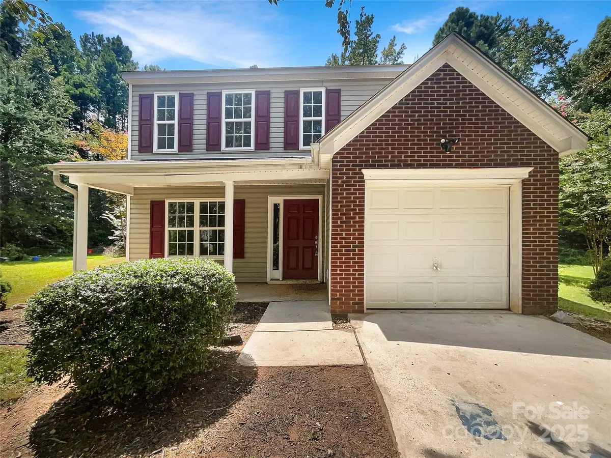 5204 Grass Ridge Drive, Charlotte, NC 28216 - Image #1