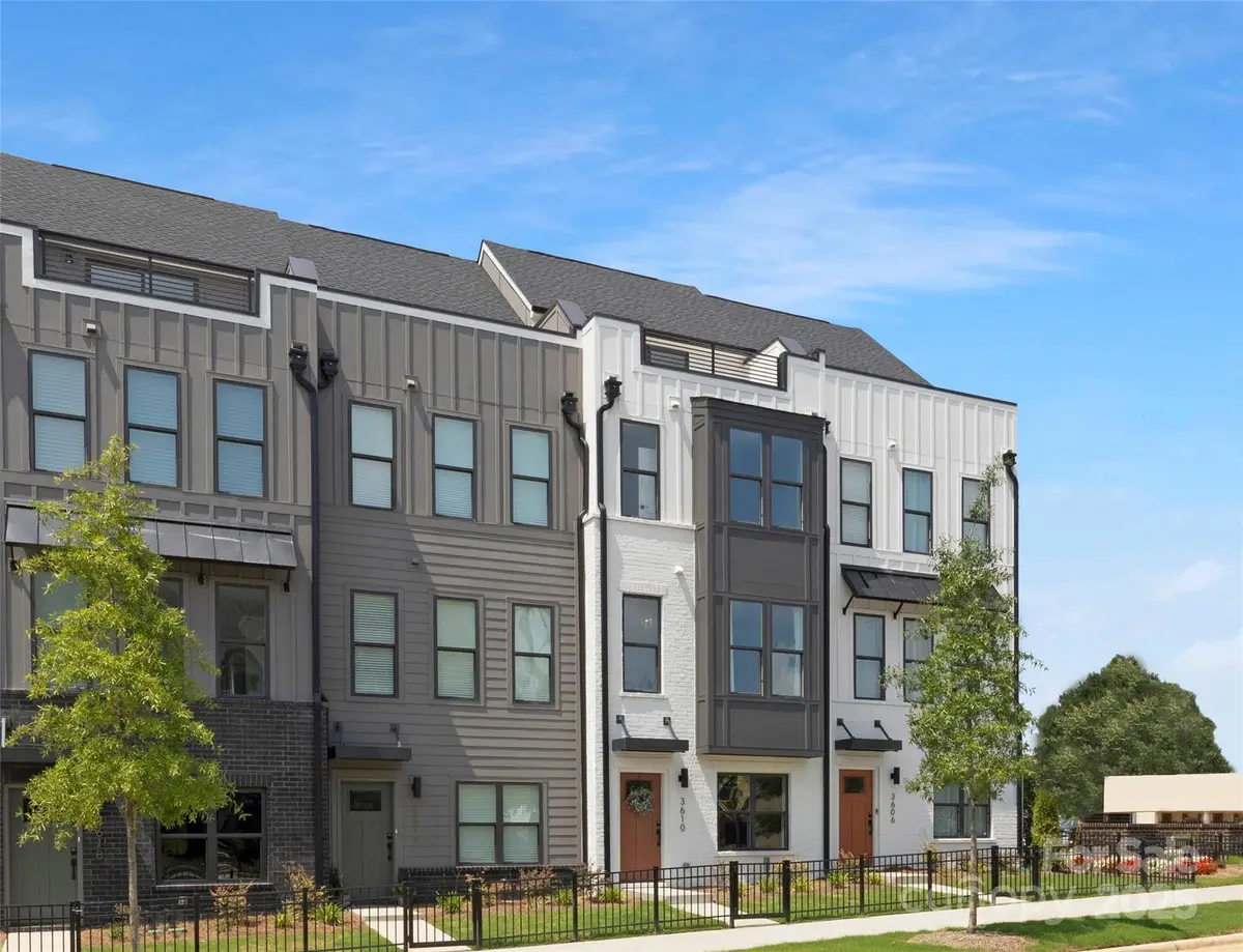 3610 S Tryon Street #17, Charlotte, NC 28217 - Image #1