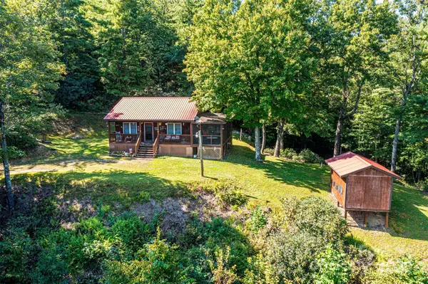 805 Deer Crossing Lane, Lenoir, NC 28645